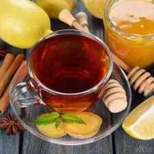 عسل را با چای بخوریم یا نه؟
